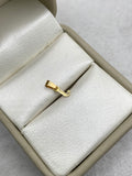 Dije letra J silueta  Oro amarillo 18k 0,19 Gr / 3,35 mm / 1 Cm