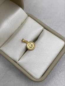 Dije letra G borde diamantado  Oro amarillo 18k 0,42 Gr / 8,15 mm / 1,5 Cm