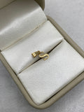 Dije letra S silueta  Oro amarillo 18k 0,26 Gr / 4,84 mm / 1,5 Cm