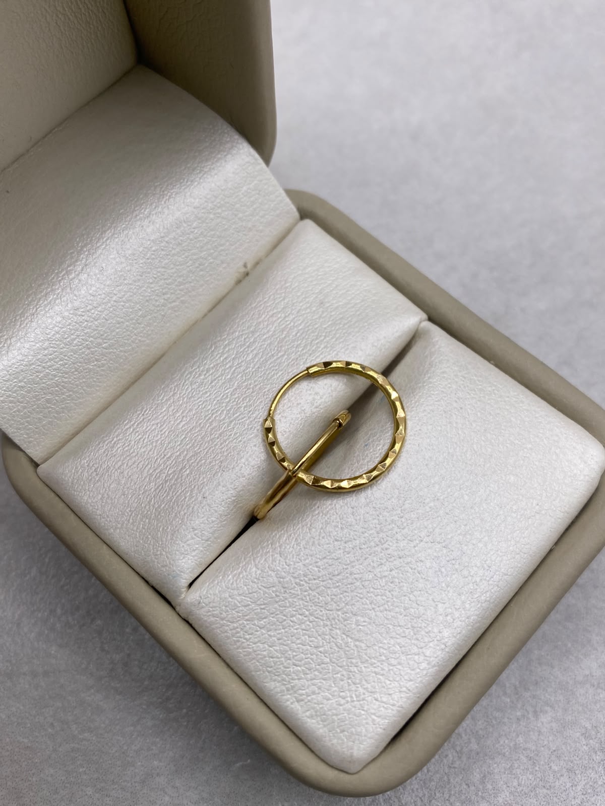 Candonga imperdible diamantada (r) Oro amarillo 18k 0,76 Gr / 2,3 Cm