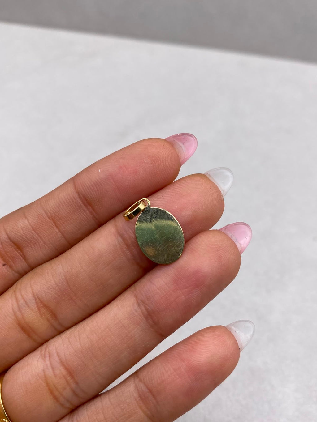 Dije Placa Ovalada Oro amarillo 18k 0,6 Gr / 2 Cm