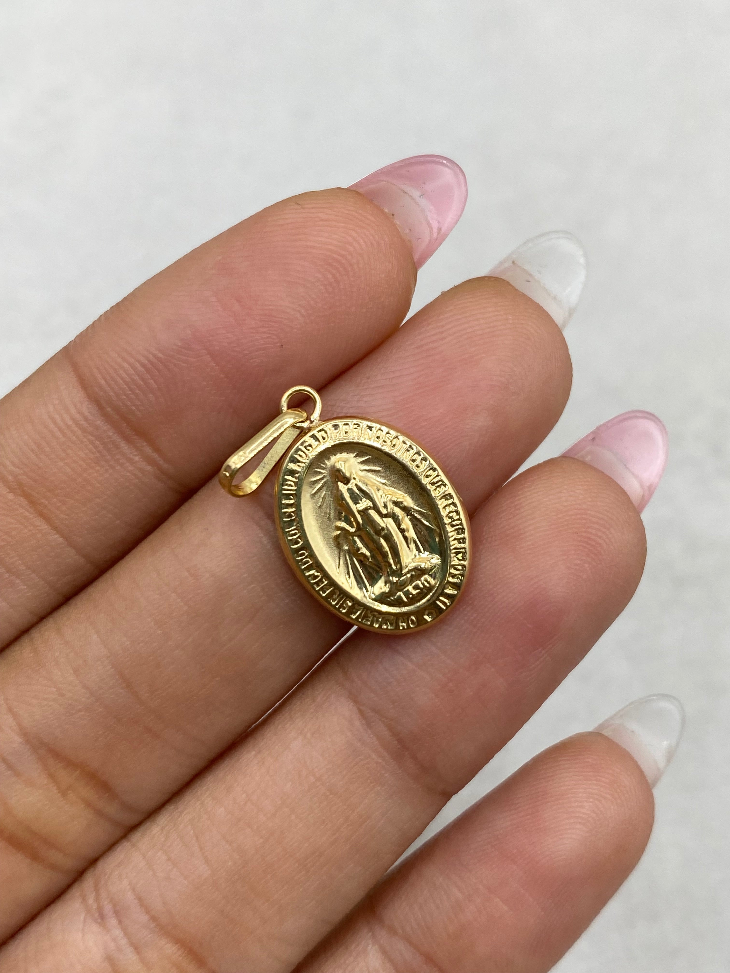 Dije virgen milagrosa (R)  Oro amarillo 18k 0,73 Gr / 10 mm / 3 Cm