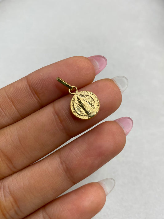 Dije San Benito Oro amarillo 18k 0,49 Gr / 2 Cm