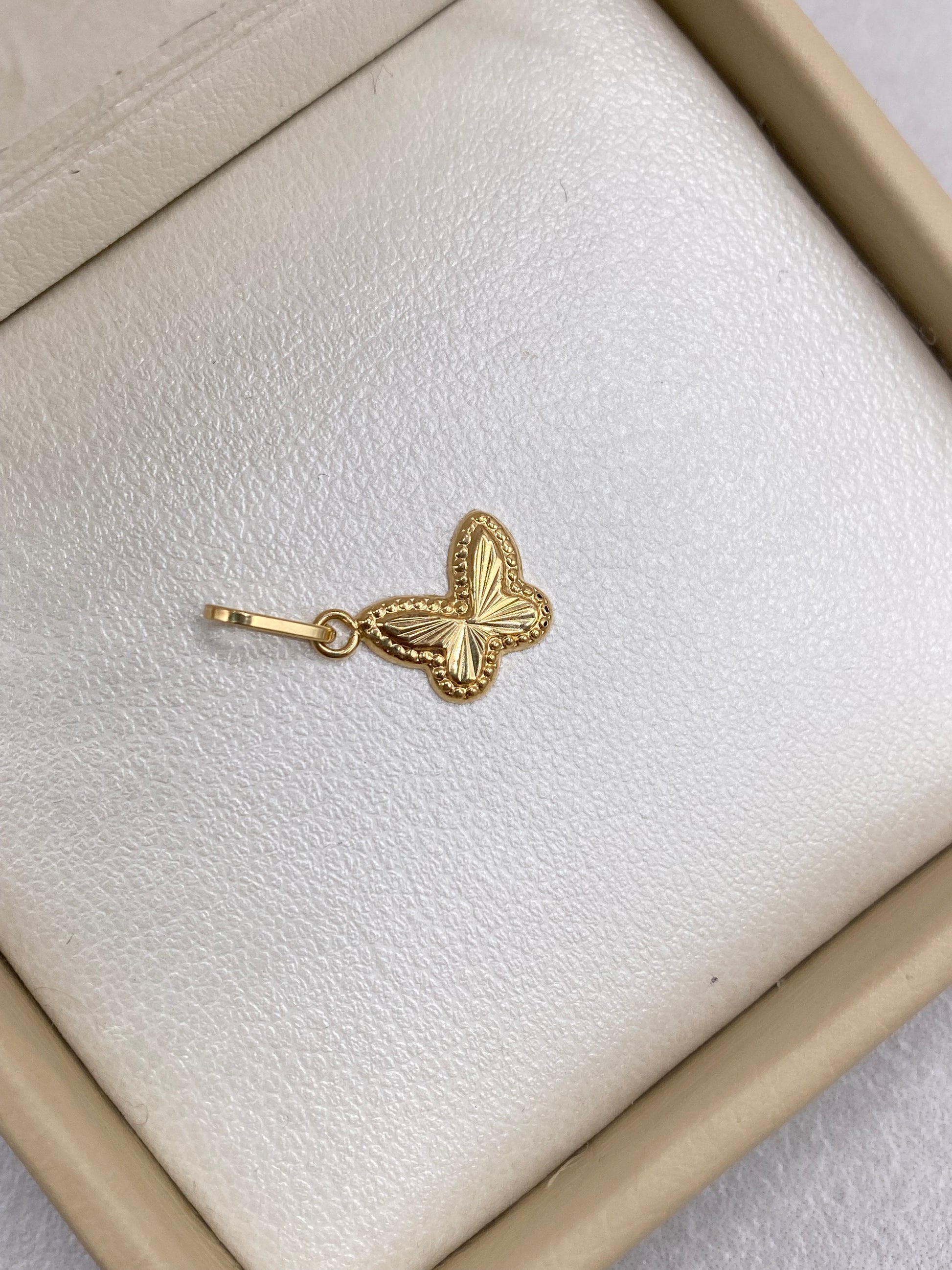 Dije Mariposa Fondo Estrellado 0,45 Gr / 1,80 Cm