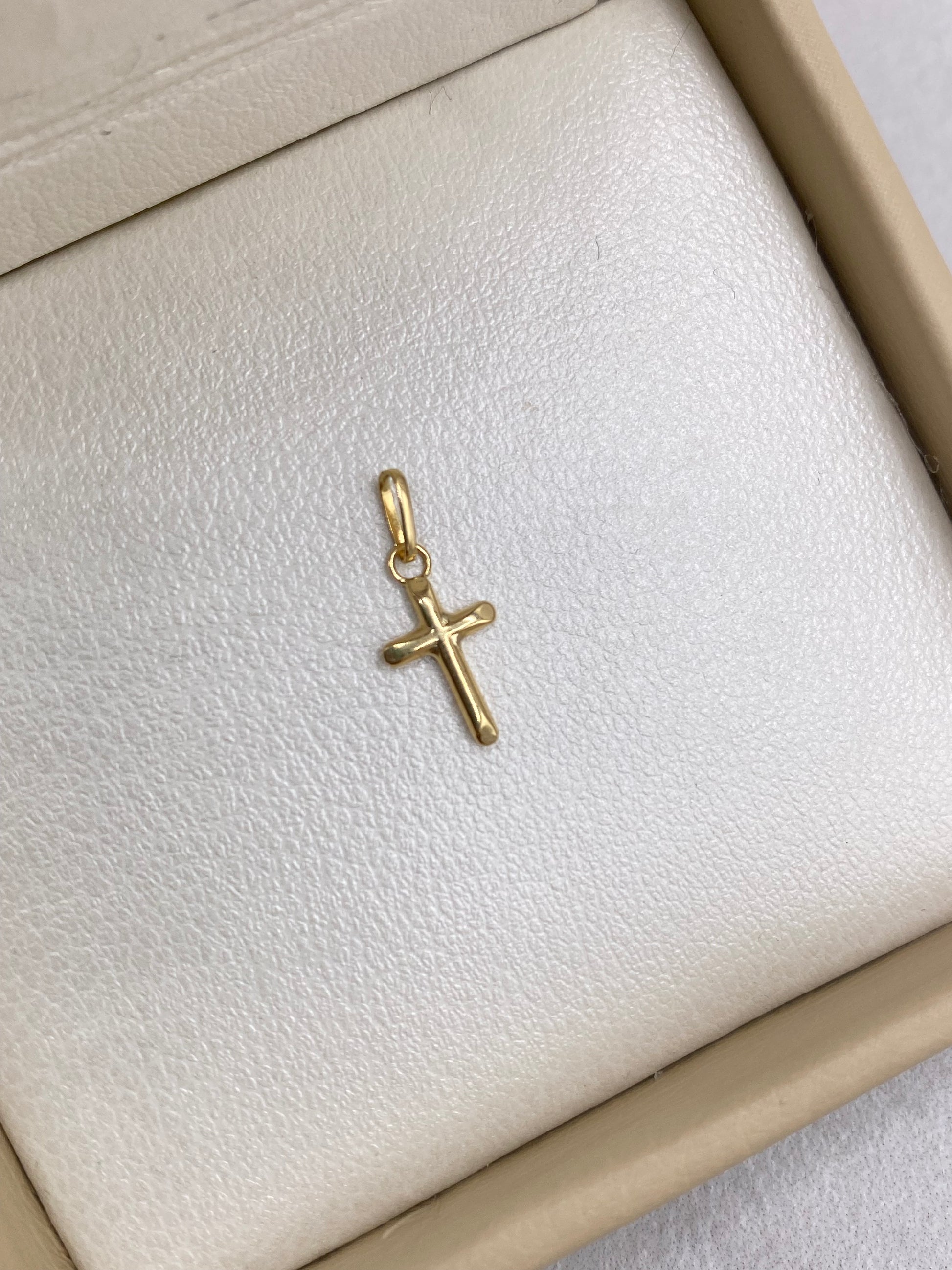 Dije Cruz Liso Oro amarillo 18k 0,14 Gr / 1,50 Cm
