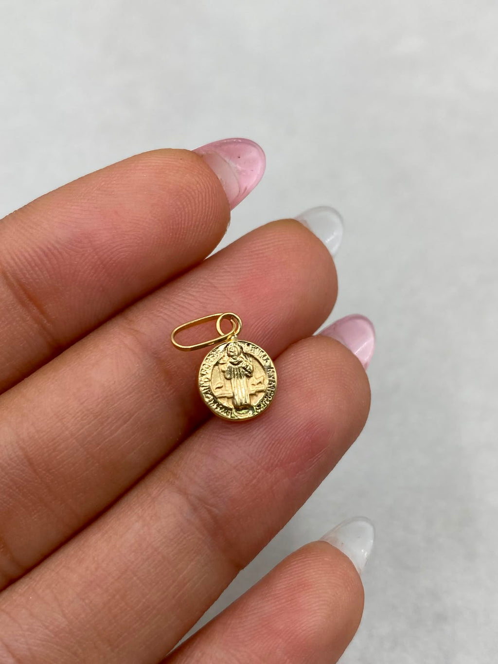 Dije San Benito Oro amarillo 18k 0,36 Gr / 1,6 Cm