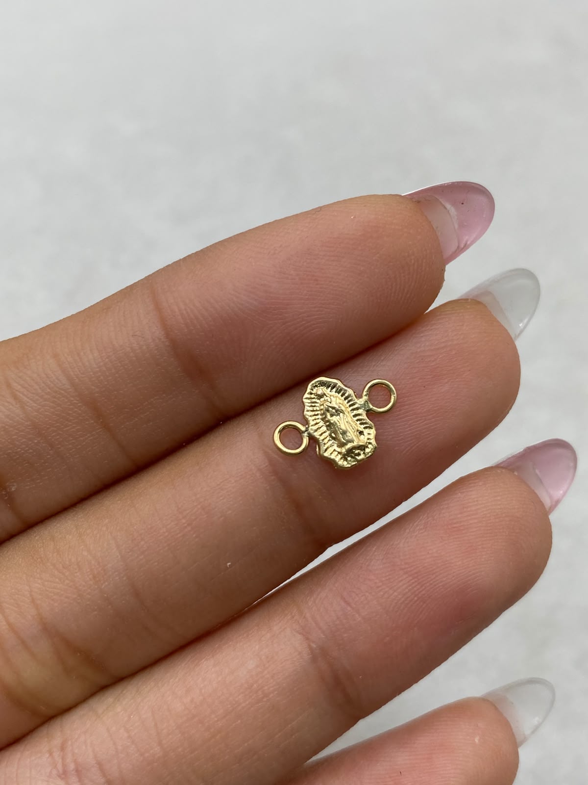 Herraje Virgen Guadalupe Oro amarillo 18k 0,22 Gr / 1 Cm