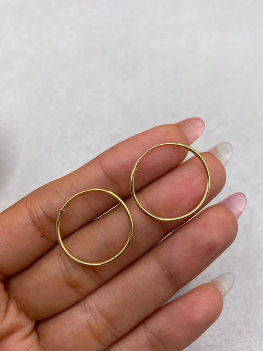 Candonga imperdible lisa (r) Oro amarillo 18k 0,93 Gr / 3,5 Cm