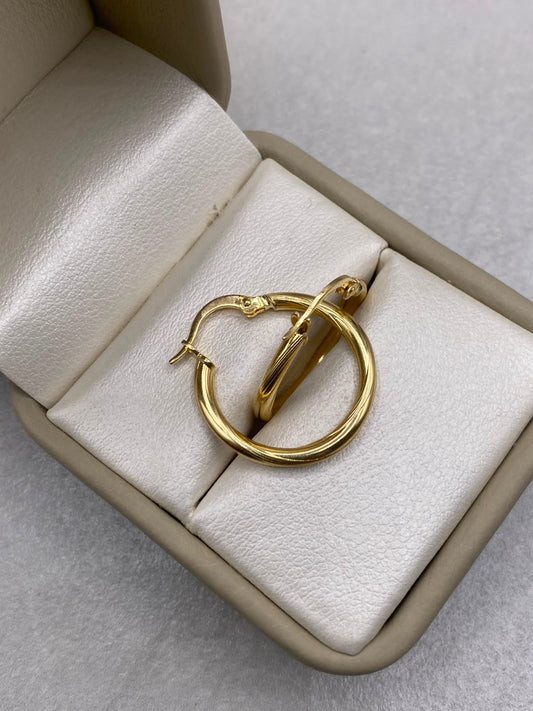 Candonga tubo entorchado liso Oro amarillo 18k 1,66 Gr / 2,7 Cm