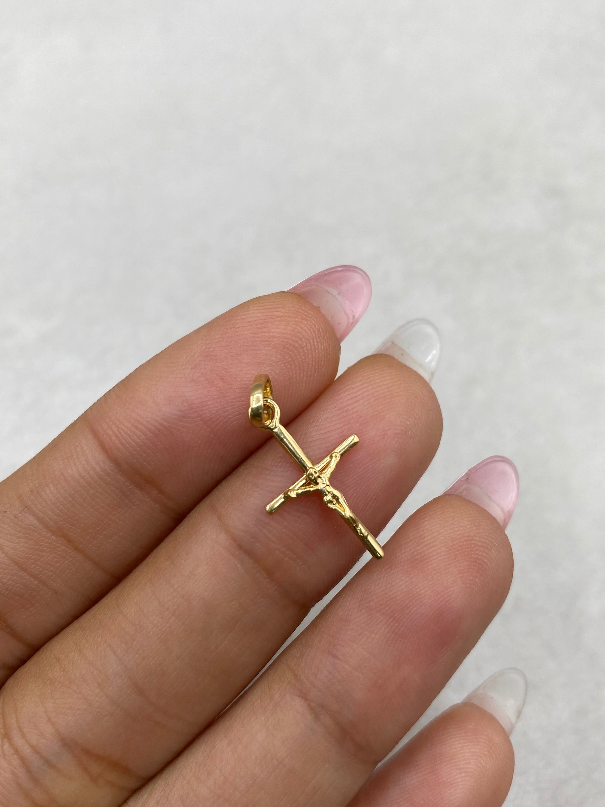 Dije cruz cristo (R) Oro amarillo 18k 0,61 Gr / 10,93 mm / 2,0 Cm