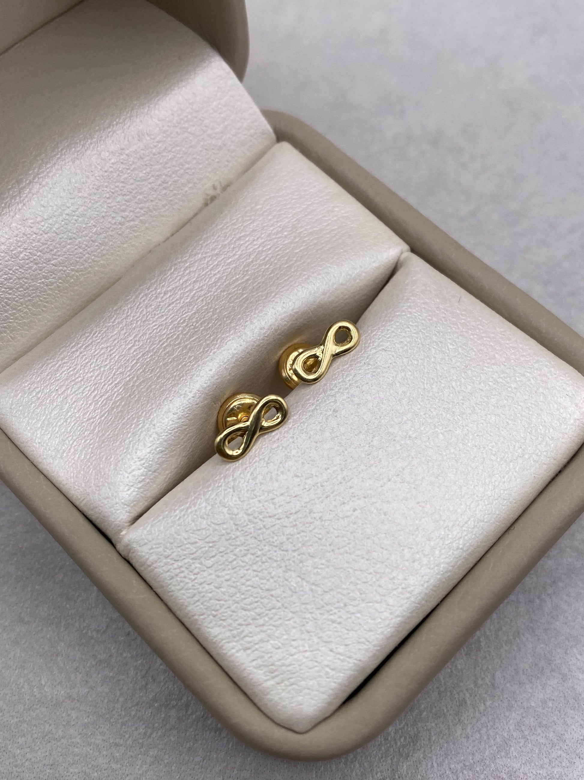 Topos Infinito (R) Oro amarillo 18k 0,53 Gr / 3,3 mm