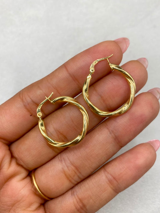 Candonga entorchada Oro amarillo 18k 1,93 Gr / 3,0 Cm