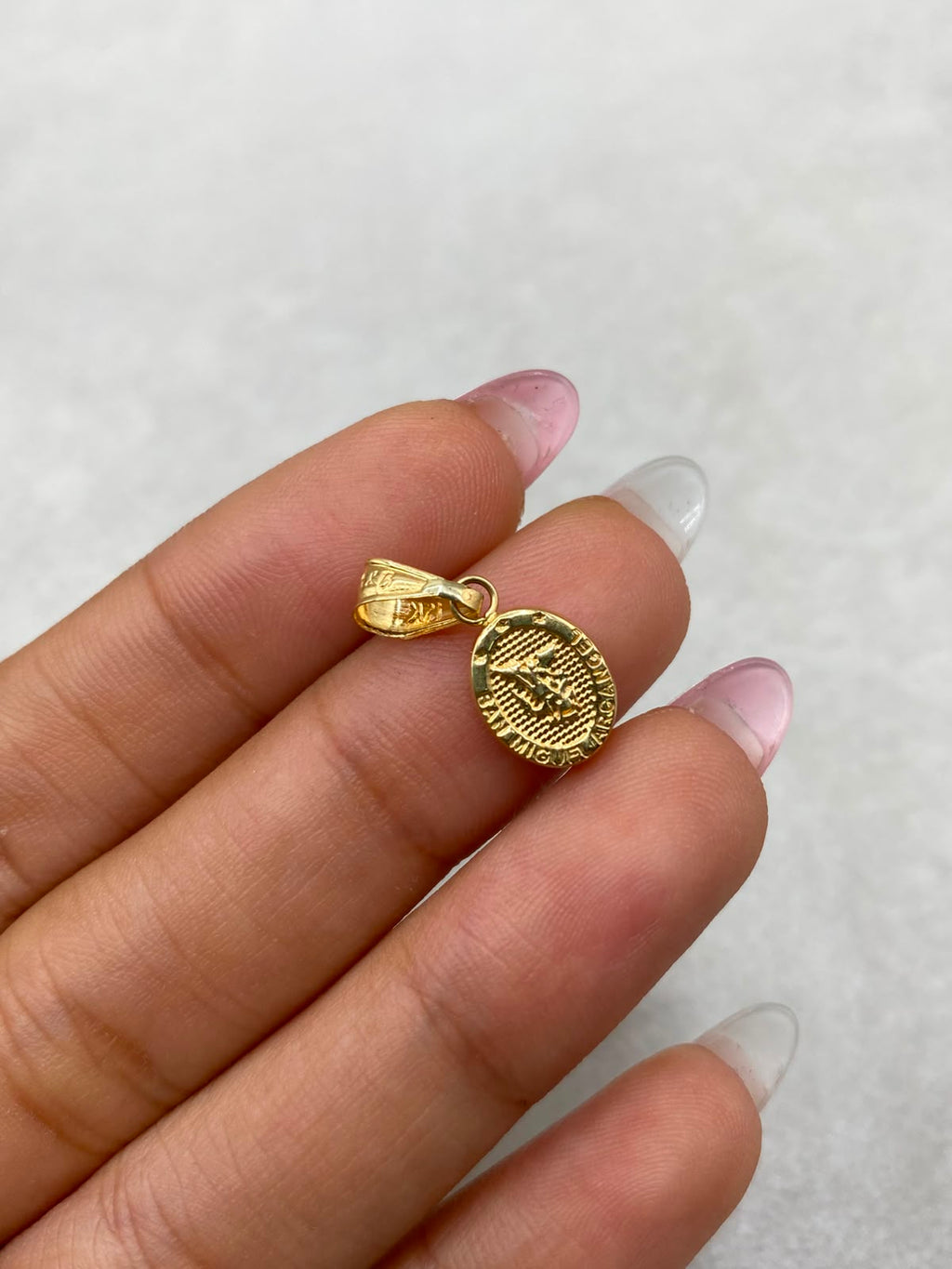 Dije san miguel de arcangel diamantado  Oro amarillo 18k 0,55 Gr / 9 mm / 2,5 Cm