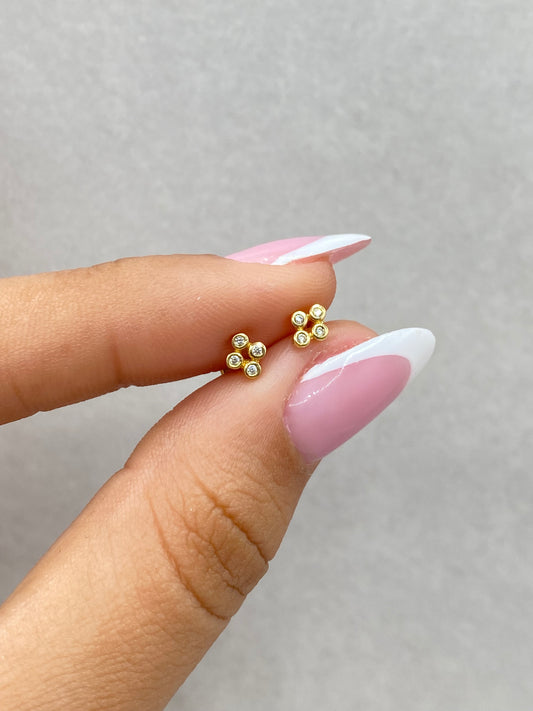 Topos Rombo con circon blanco Oro amarillo 18k 0,60 Gr / 3,65 mm