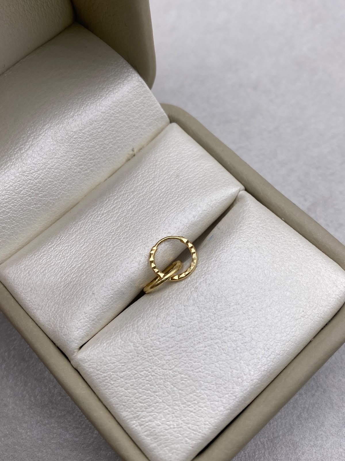 Candonga imperdible diamantada (r) Oro amarillo 18k 0,27 Gr / 0,8 Cm