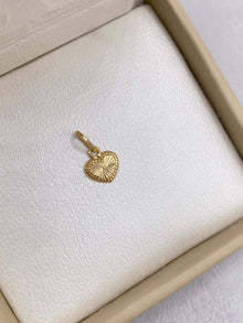 Dije Corazon fondo Diamantado Oro amarillo 18k 0,35 Gr / 1,30 Cm