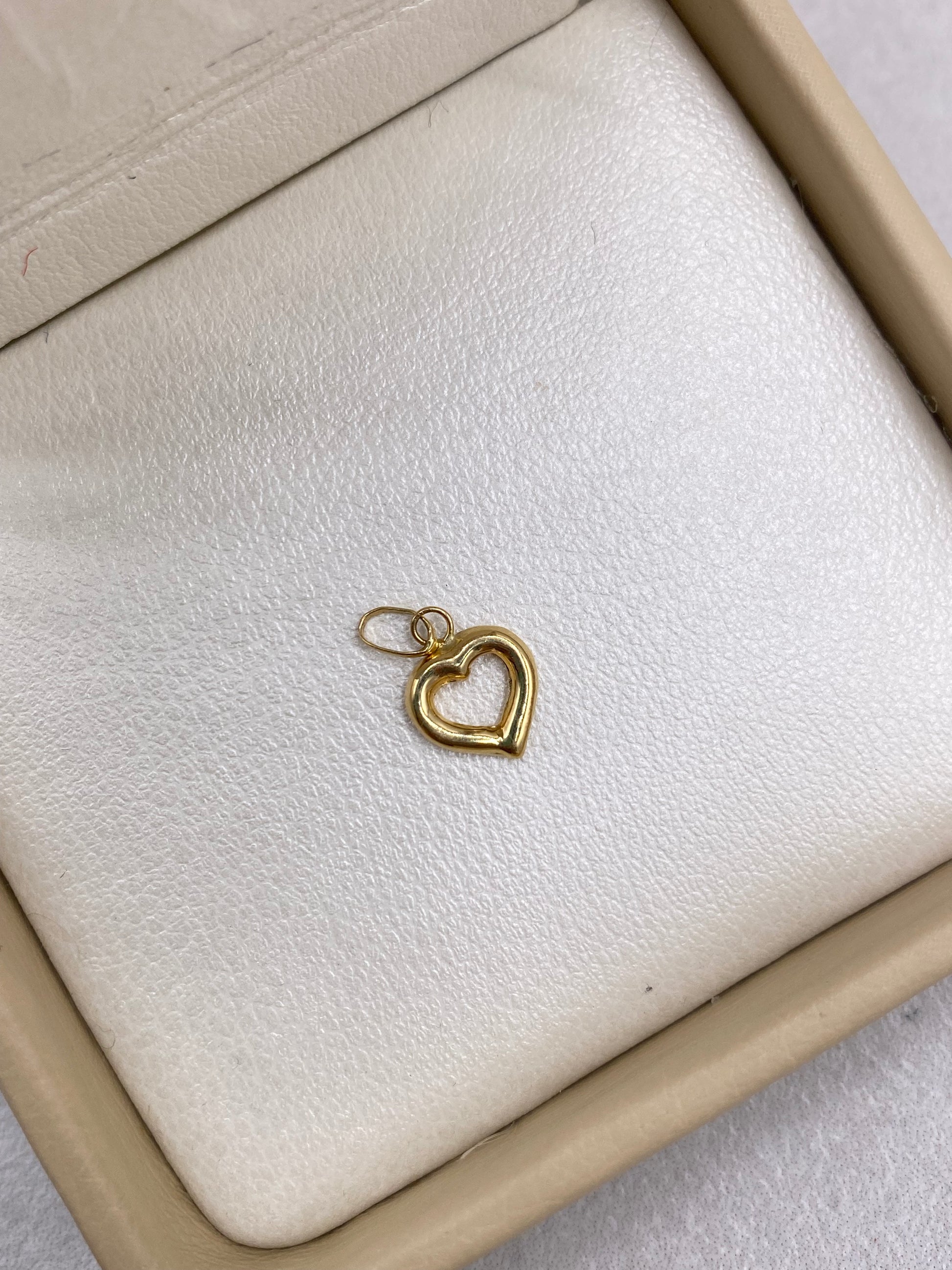 Dije Corazon Contorno 0,34 Gr / 1,30 Cm