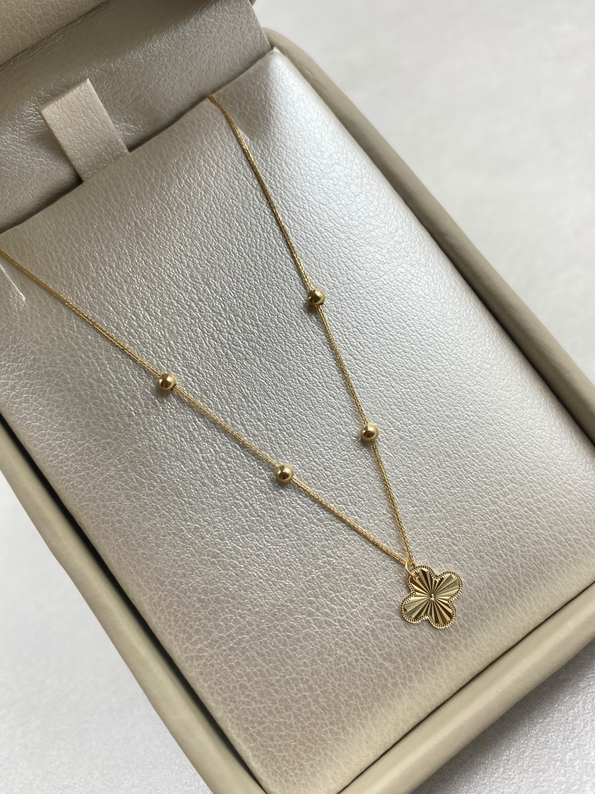 Cadena It set franco + dije trebol diamantado con balines lisos  Oro amarillo 18k +3 / 0,80 Gr / 1,0 mm / 45 Cm
