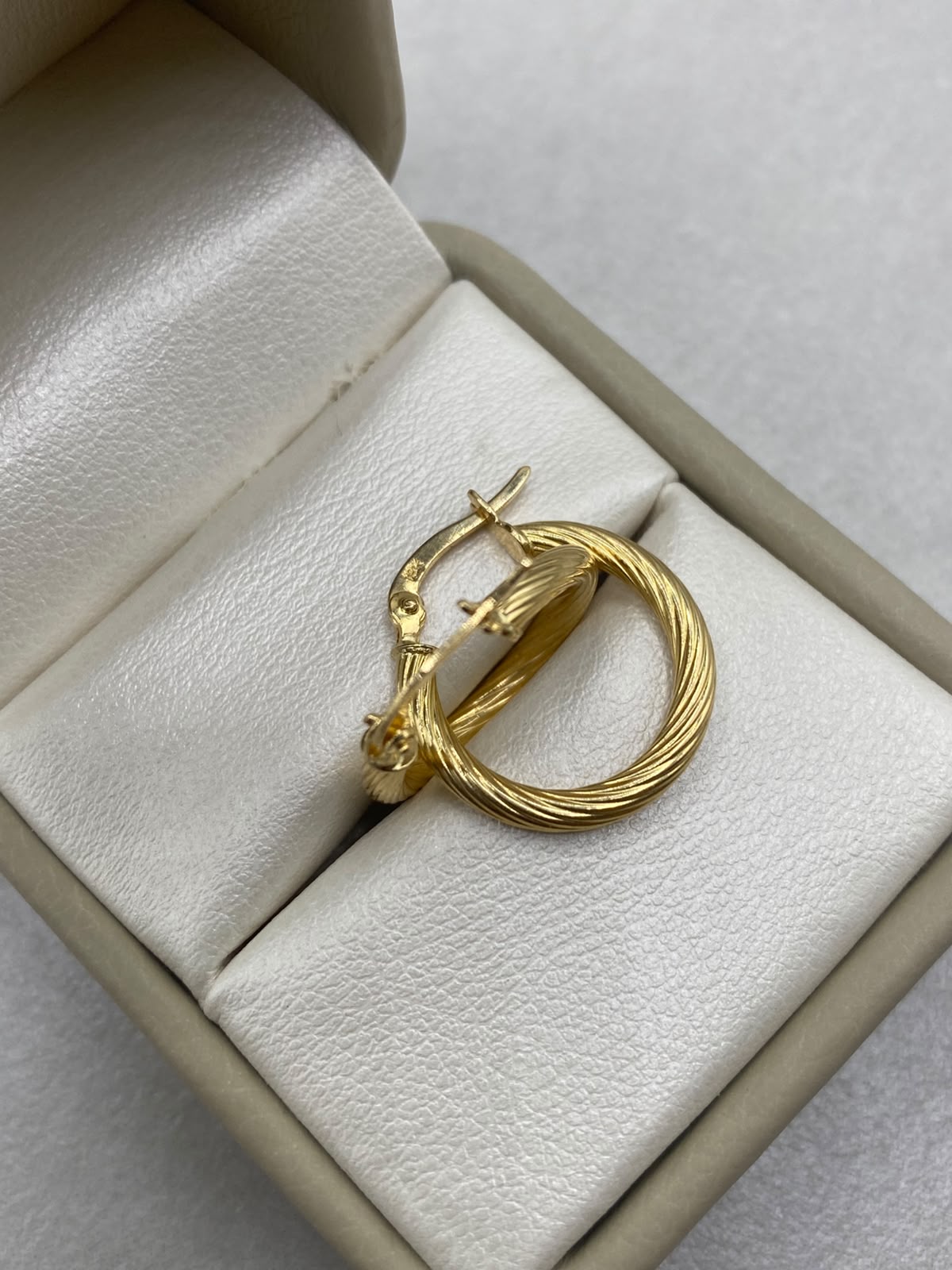 Candonga entorchada Oro amarillo 18k 1,78 Gr / 2,5 Cm