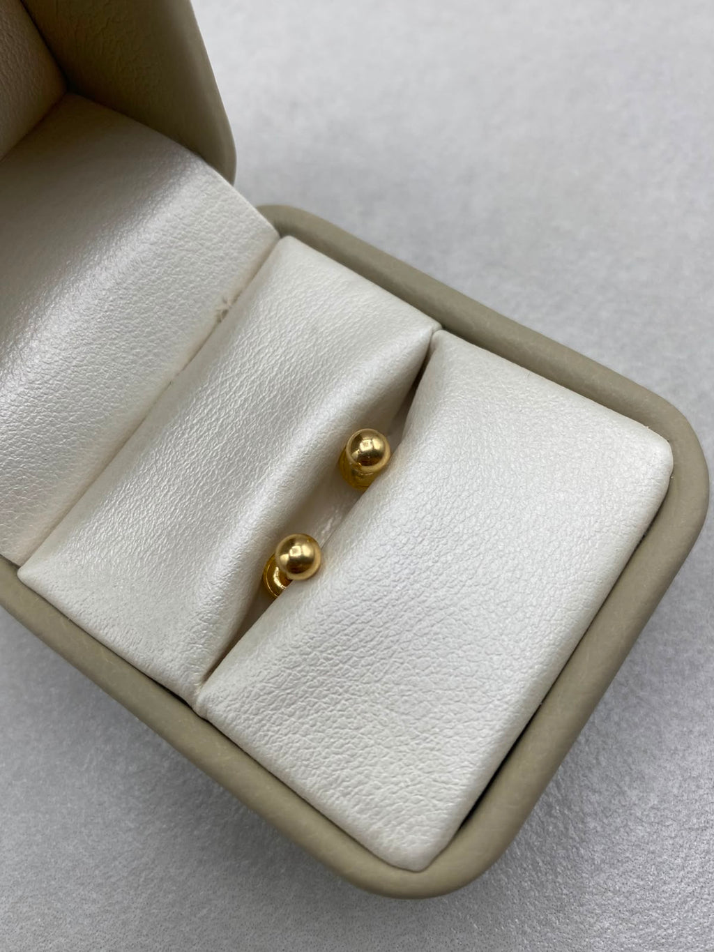 Topos bolas lisos Oro amarillo 18k 0,51 Gr / 4 mm
