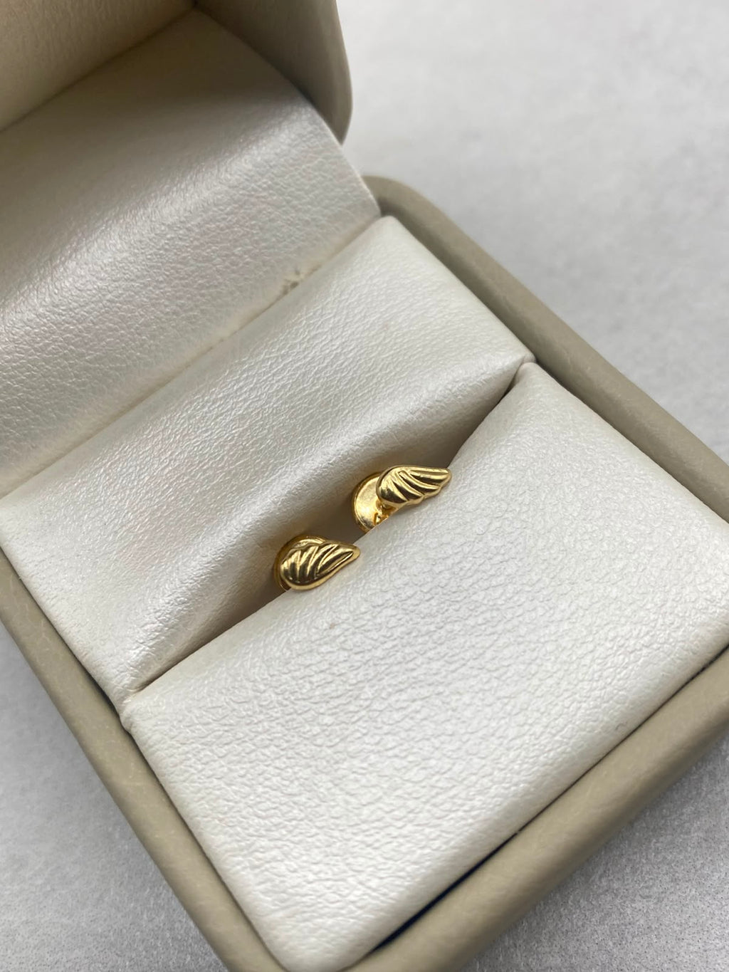 Topos alas  Oro amarillo 18k 0,45 Gr / 3 mm
