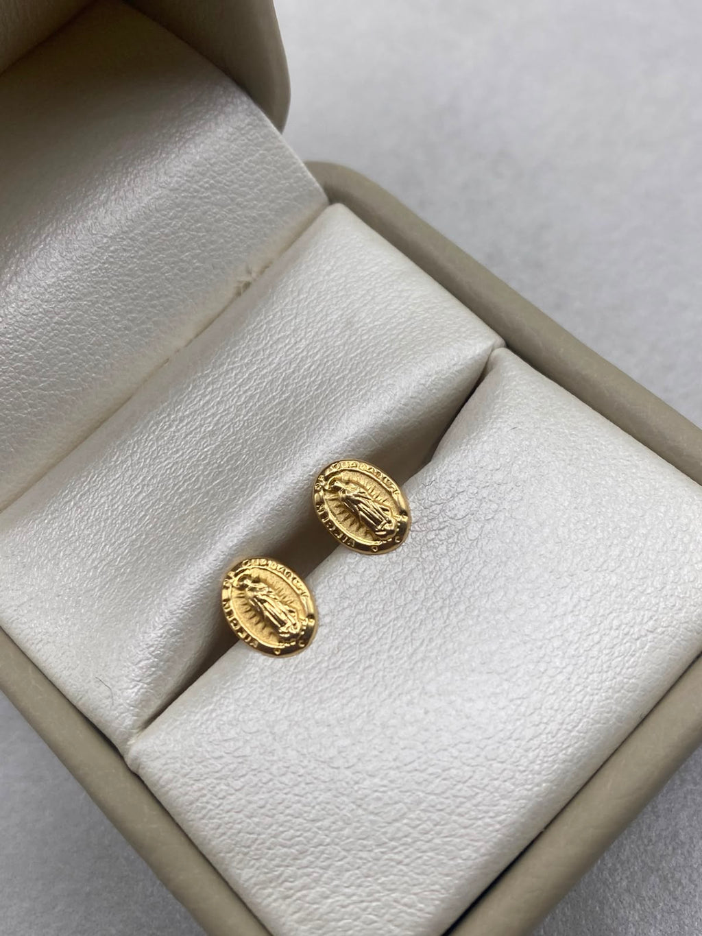 Topos virgen Guadalupe Oro amarillo 18k 0,65 Gr / 6 mm