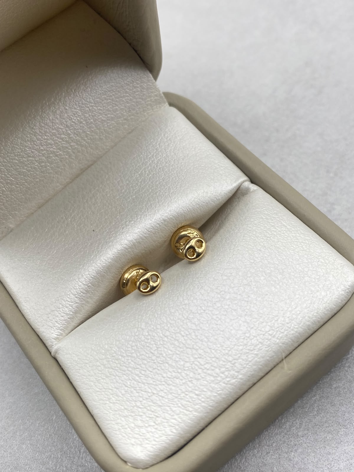 Topos gc  Oro amarillo 18k 0,48 Gr / 10 mm