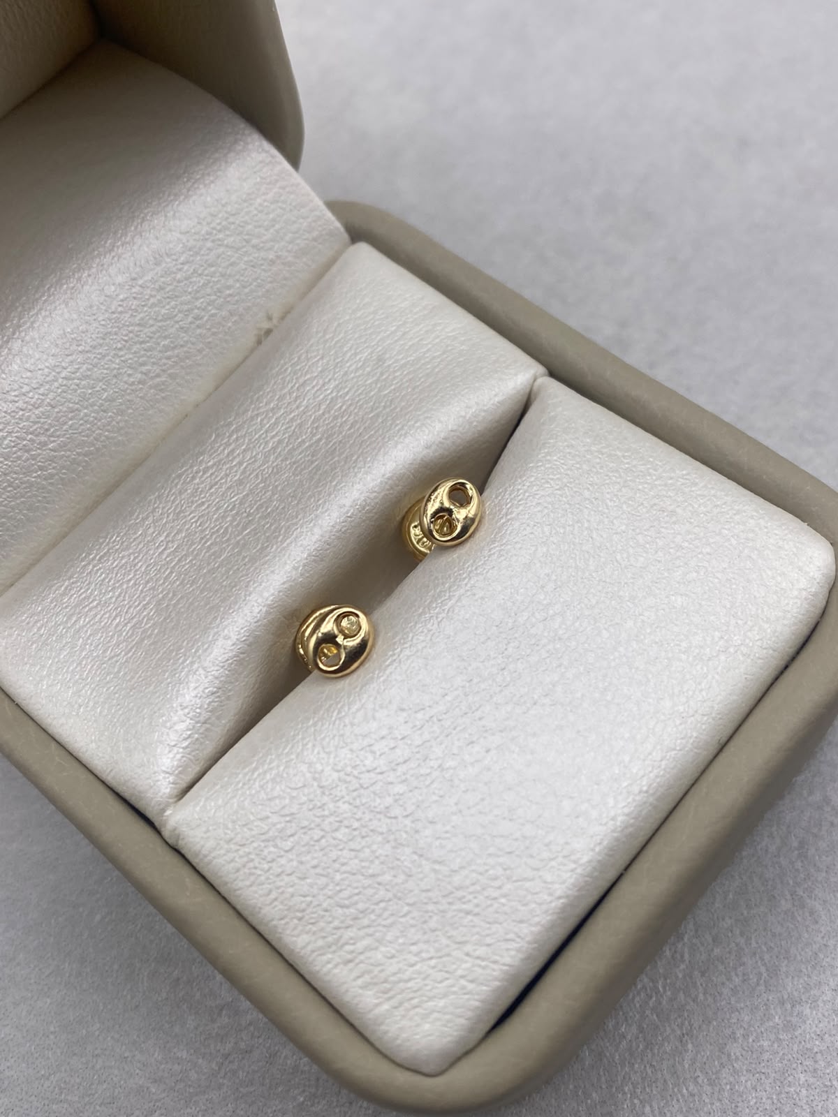 Topos virgen guadalupe Oro amarillo 18k 0,75 Gr / 11 mm