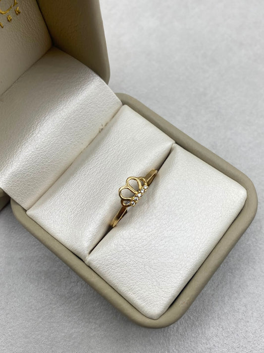 Anillo corona con circones blancos Oro amarillo 18k / Talla 7 1/2 / 1,45 Gr