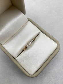 Anillo corazon con cruz circones blancos Oro amarillo 18k / Talla 6 / 1,03 Gr