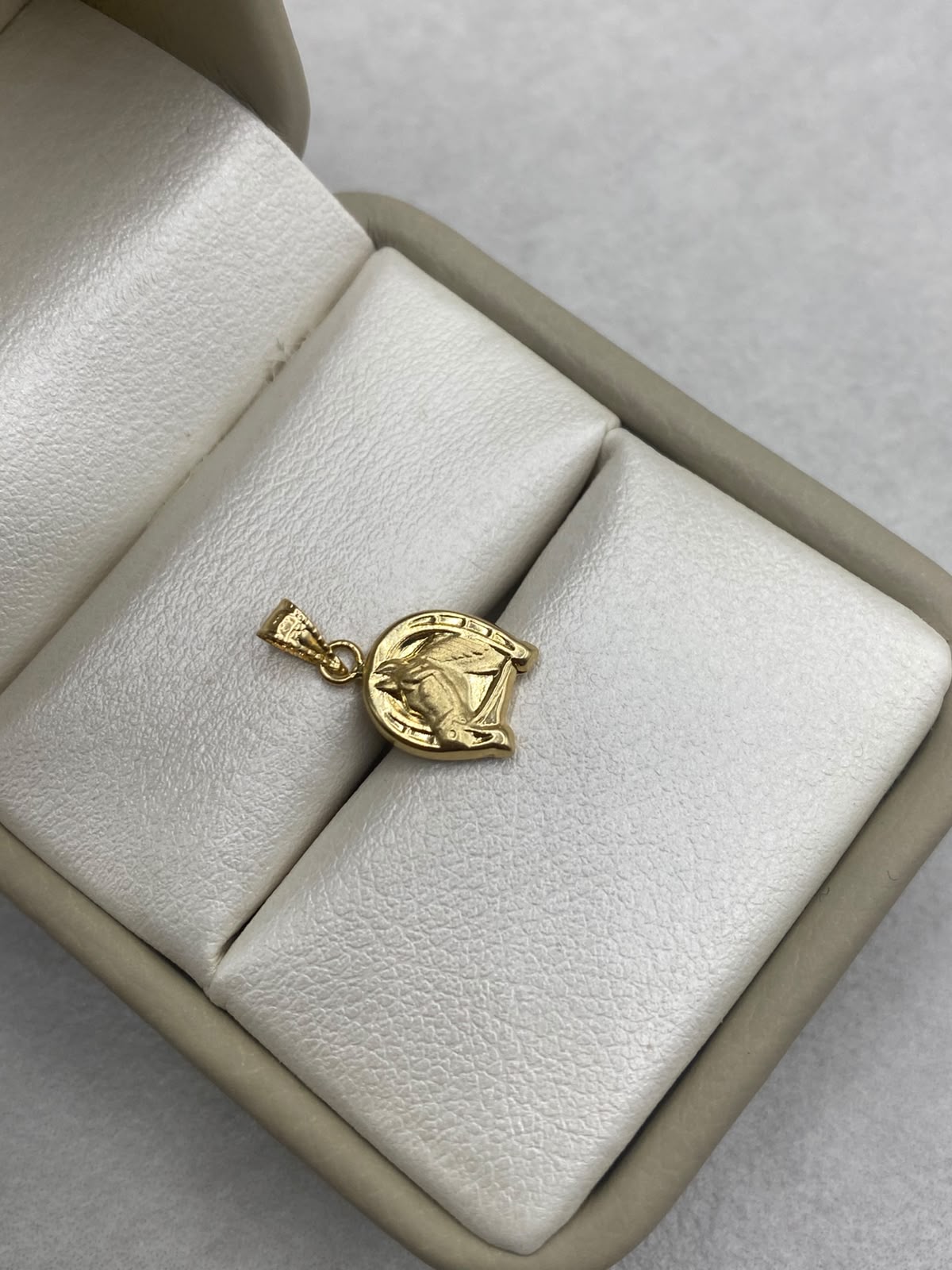Dije herradura de caballo Oro amarillo 18k 0,50 Gr / 1,0 Cm