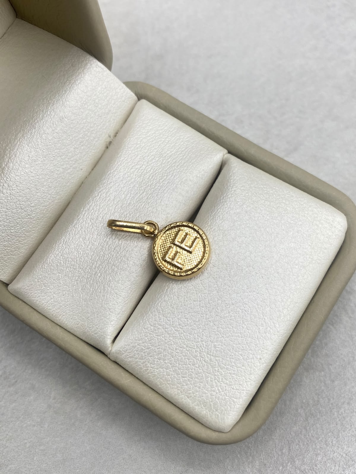 Dije fe Oro amarillo 18k 0,83 Gr / 10 mm / 2 Cm
