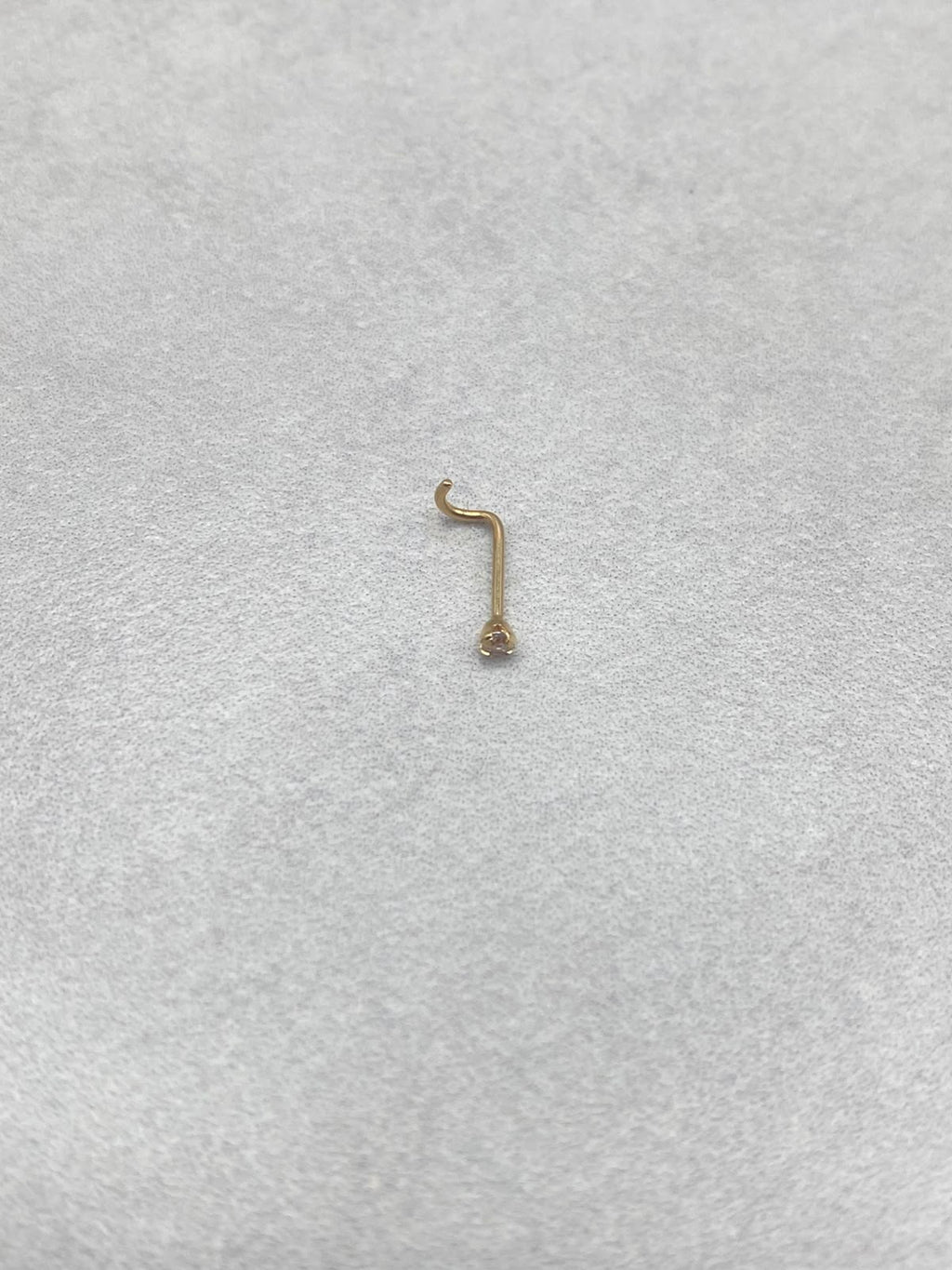 Piercing chipa circon punta curva (nariz)