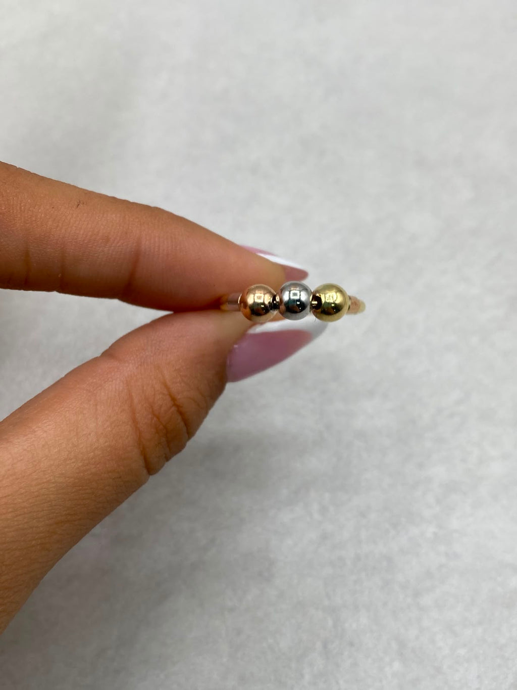 Anillo bola lisas  Tres oros 18k / Talla 5 / 1,05 Gr / 1,85 mm