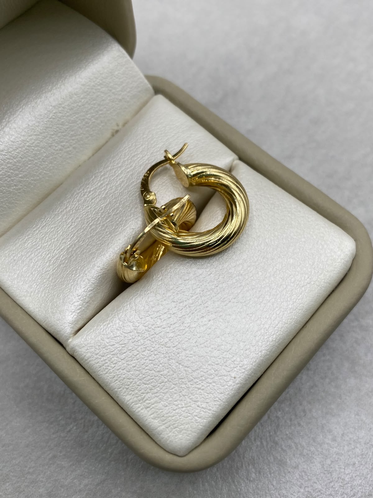 Candonga entorchada Oro amarillo 18k 2,55 Gr / 2 Cm