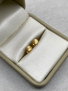 Topos diamantado plano Oro amarillo 18k 0,47 Gr / 5,3 mm