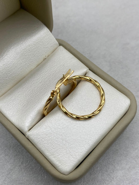 Candonga entorchada (cn 11)  Oro amarillo 18k 1,49 Gr / 3,0 Cm