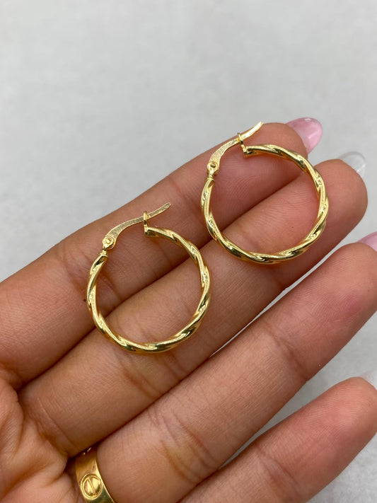 Candonga entorchada (cn 11)  Oro amarillo 18k 1,49 Gr / 3,0 Cm