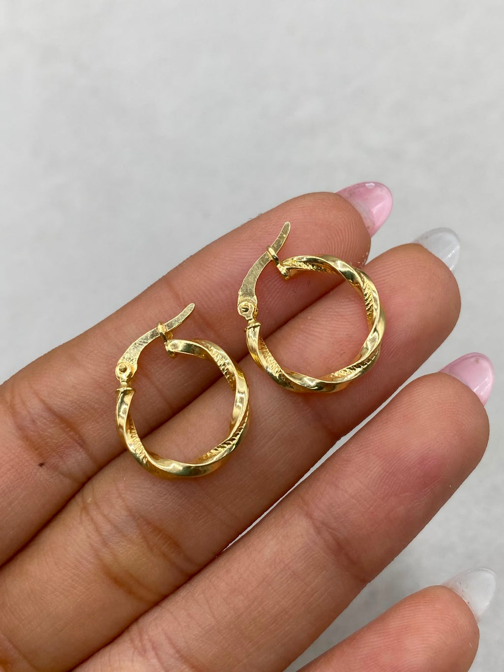 Candonga entorchada* Oro amarillo 18k 1,20 Gr / 2,0 Cm