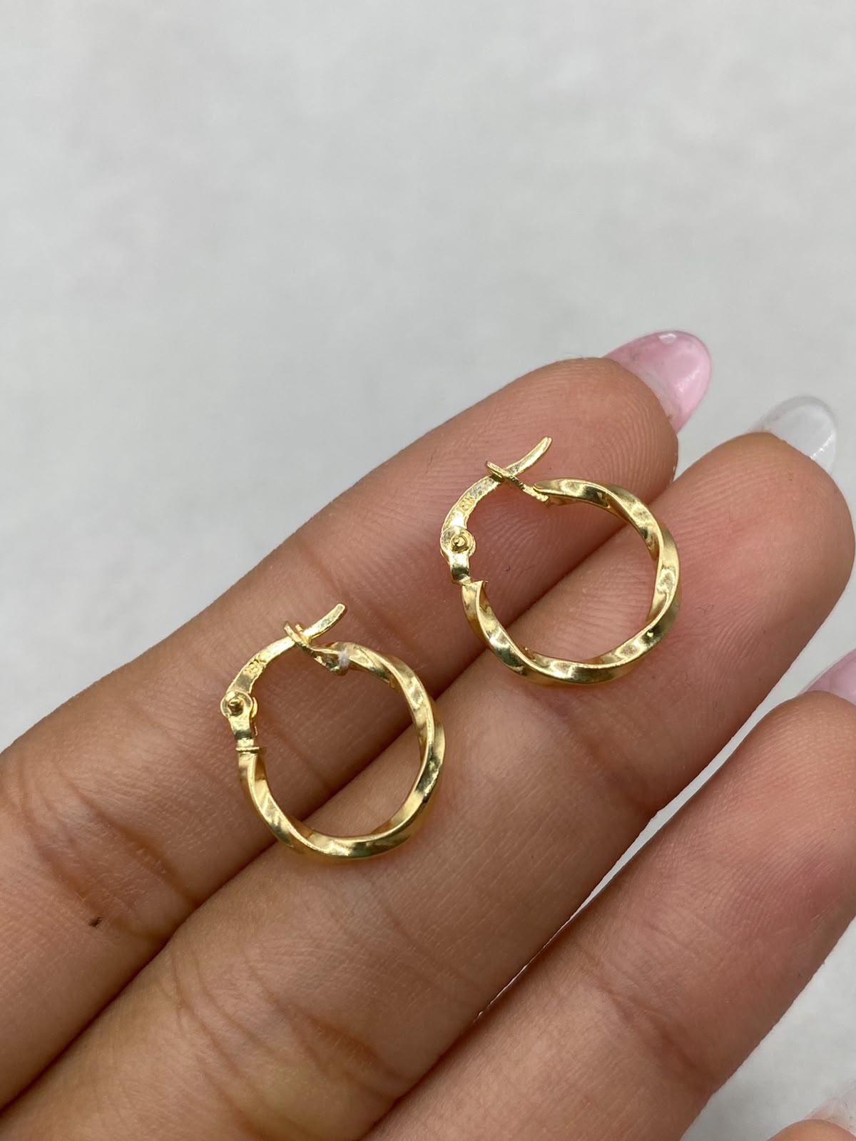 Candonga mini entorchada (cn11)  Oro amarillo 18k 0,84 Gr / 1,0 Cm