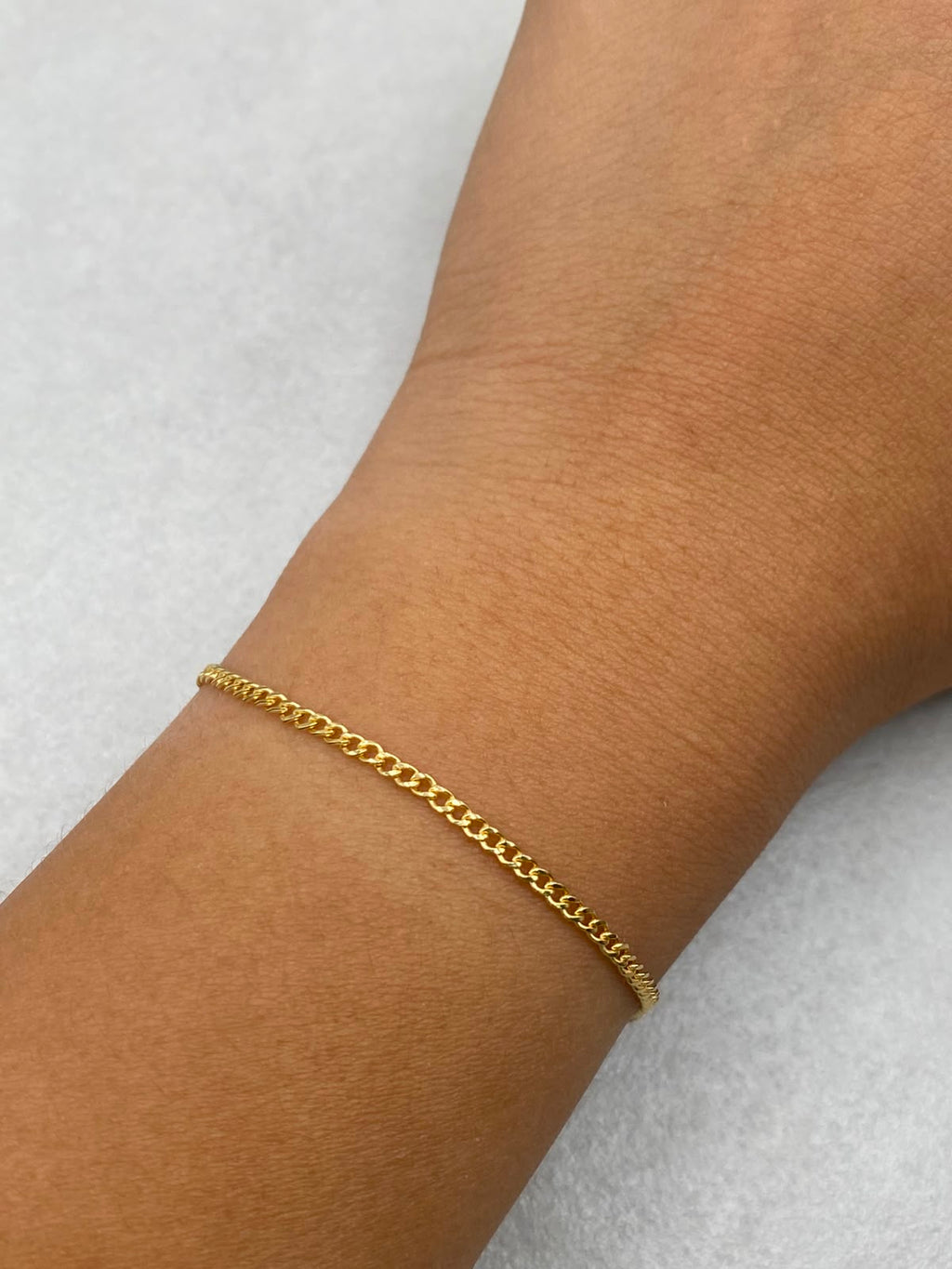 Pulso It cubano Oro amarillo 18k 0,80 Gr / 2 mm / 19 Cm