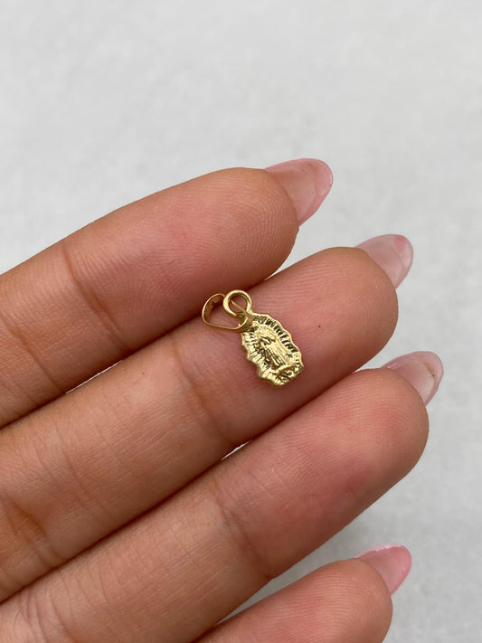 Dije silueta virgen de guadalupe  Oro amarillo 18k 0,25 Gr / 5,40 mm / 1,5 Cm