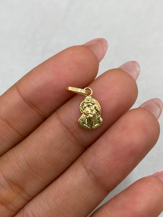 Dije jesucristo Oro amarillo 18k 0,34 Gr / 7,11 mm / 2,0 Cm