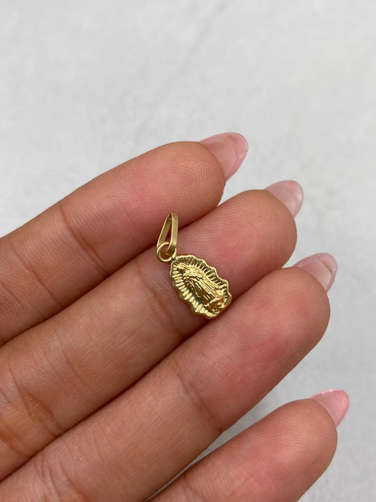 Dije silueta virgen de guadalupe  Oro amarillo 18k 0,36 Gr / 7,38 mm / 2,5 Cm