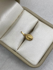 Dije mini virgen de guadalupe ovalado  Oro amarillo 18k 1,5 Gr / 6,44 mm / 1,0 Cm