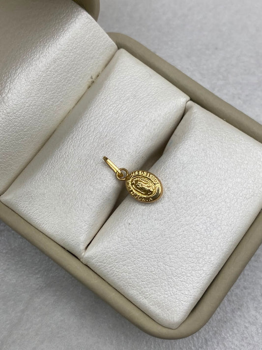 Dije mini virgen de guadalupe ovalado  Oro amarillo 18k 1,5 Gr / 6,44 mm / 1,0 Cm