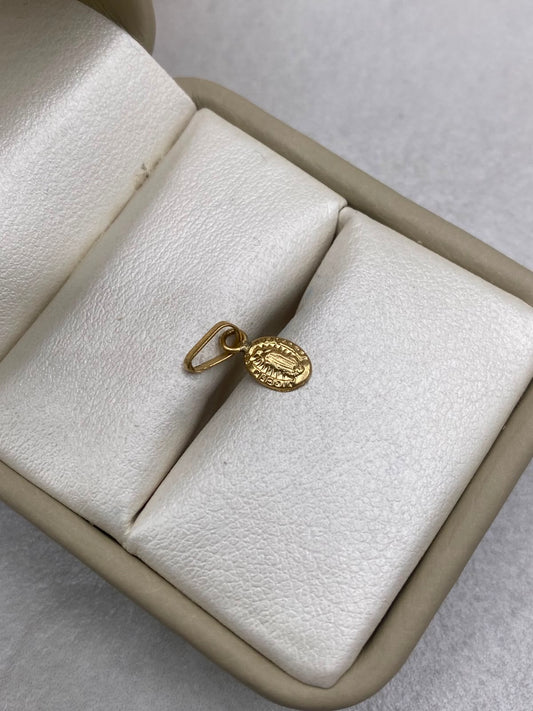 Dije mini virgen de guadalupe  Oro amarillo 18k 0,24 Gr / 5,4 mm / 1,5 Cm