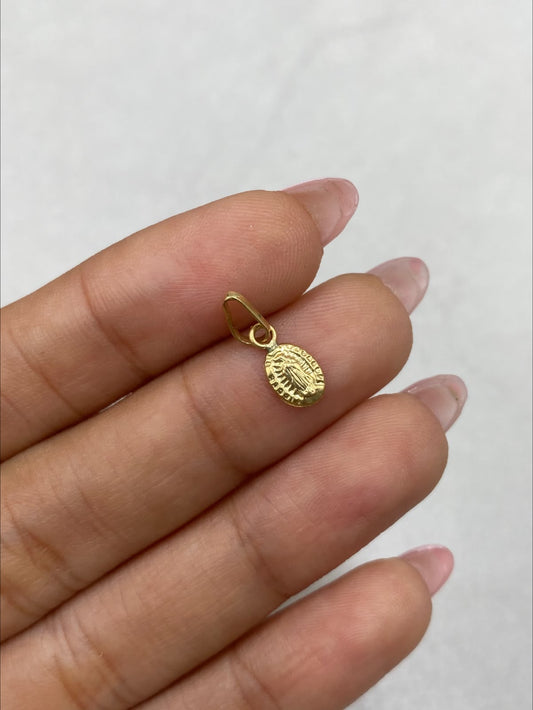Dije mini virgen de guadalupe  Oro amarillo 18k 0,24 Gr / 5,4 mm / 1,5 Cm