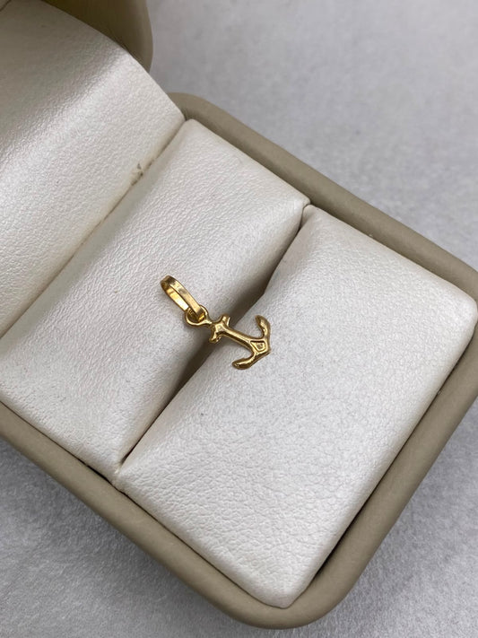 Dije ancla Oro amarillo 18k 0,24 Gr / 6,89 mm / 2,0 Cm