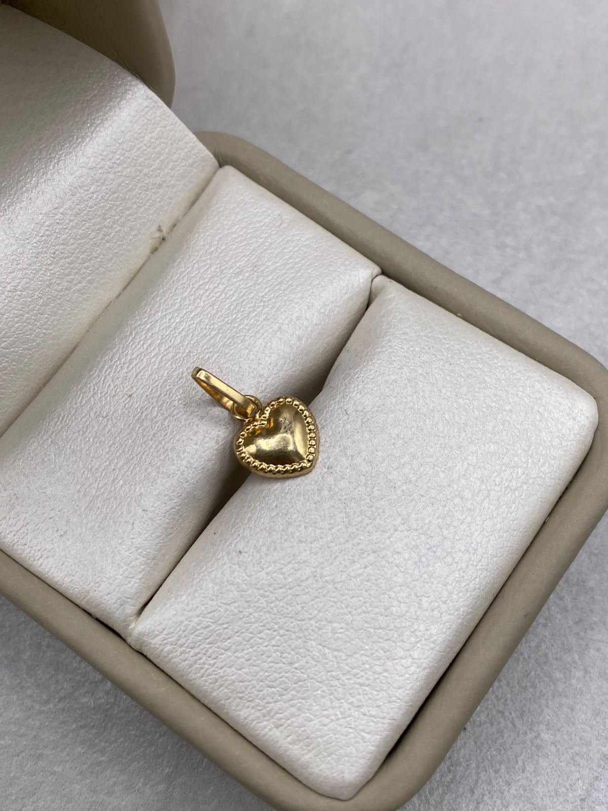 Dije corazon borde diamantado  Oro amarillo 18k 0,31 Gr / 8,0 mm / 2,0 Cm